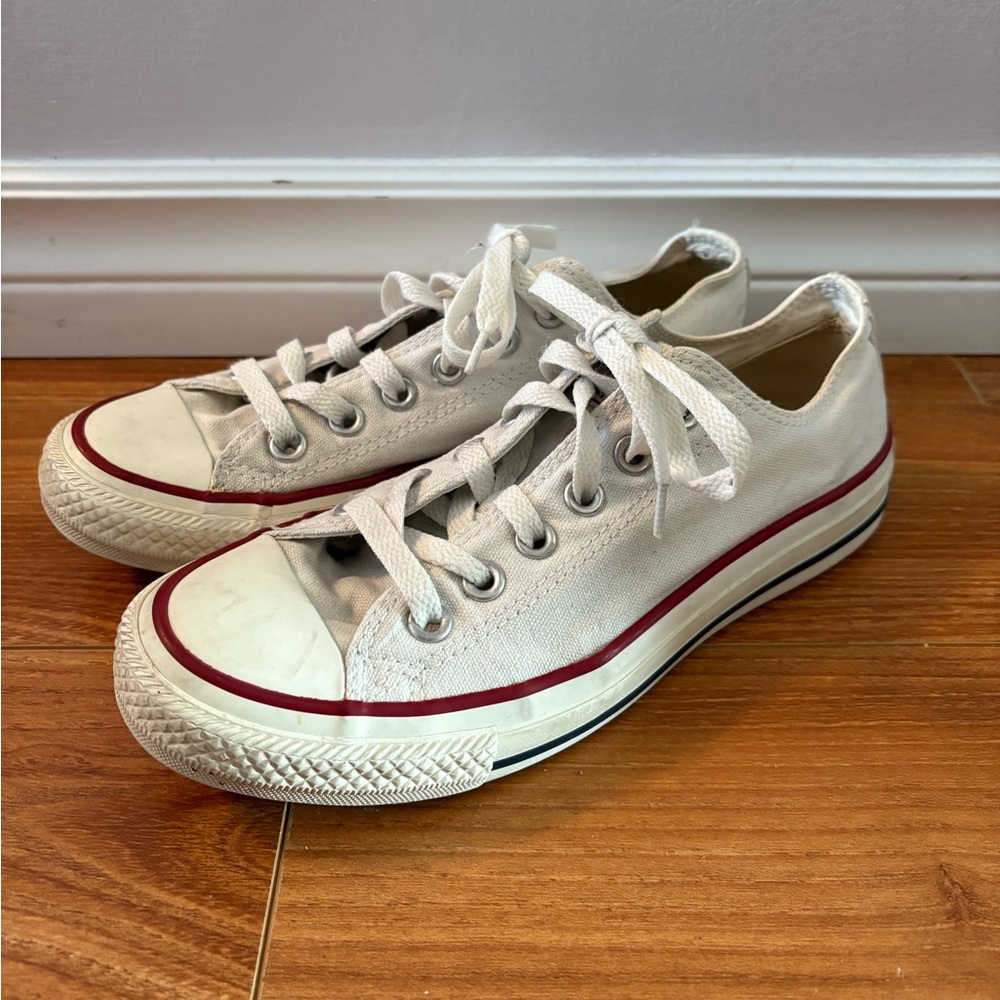 Low Top White Converse Size 7